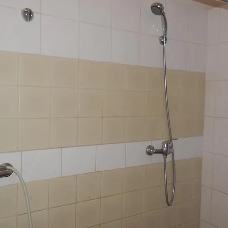 Pod Mostem اوسترافا