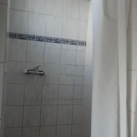Pod Mostem اوسترافا